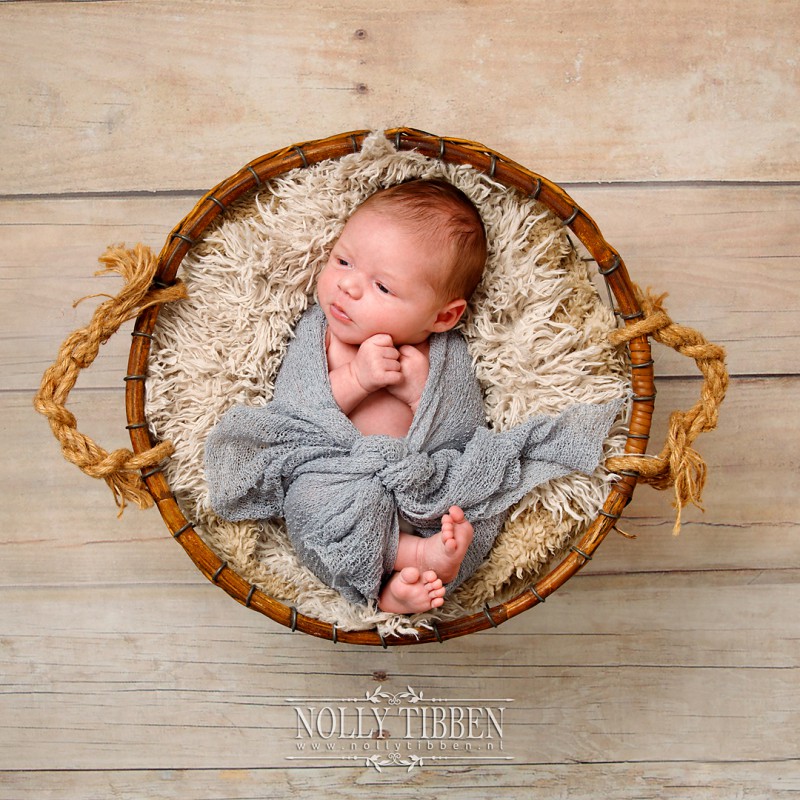  | Newbornshoot met stoer mannetje uit Lemelerveld