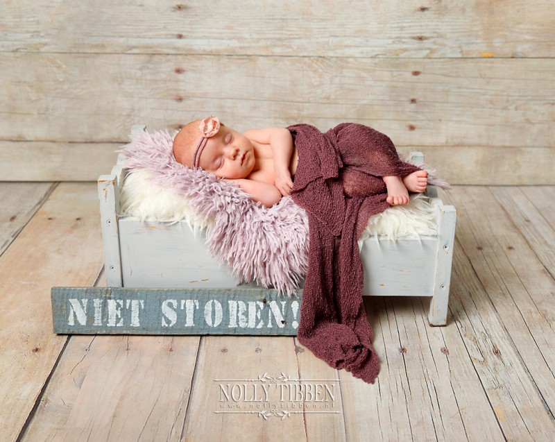  | Newbornfotoshoot jongedame uit Raalte van 5 weken oud